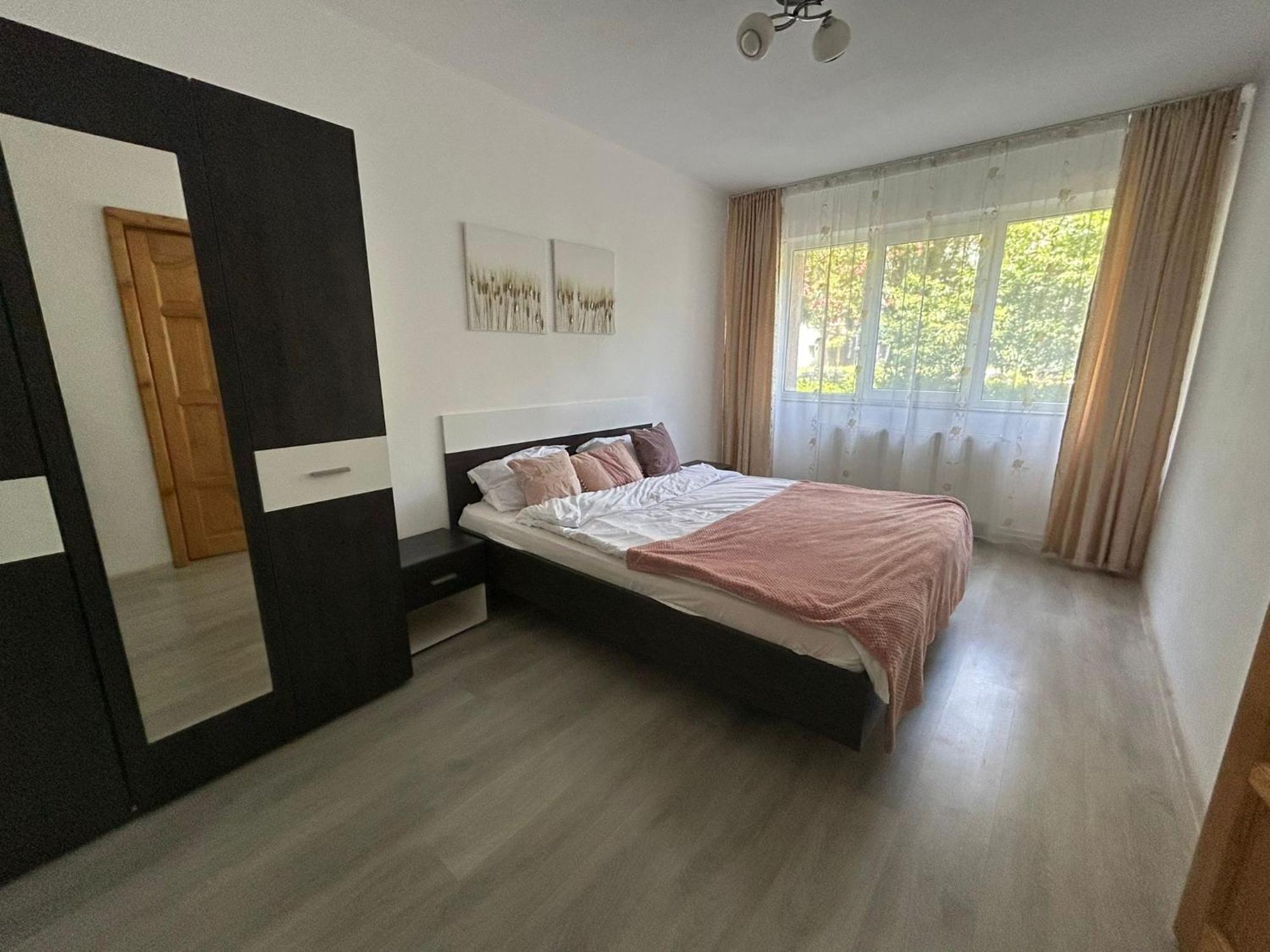 Aparthotel Brasov Neptun Esterno foto